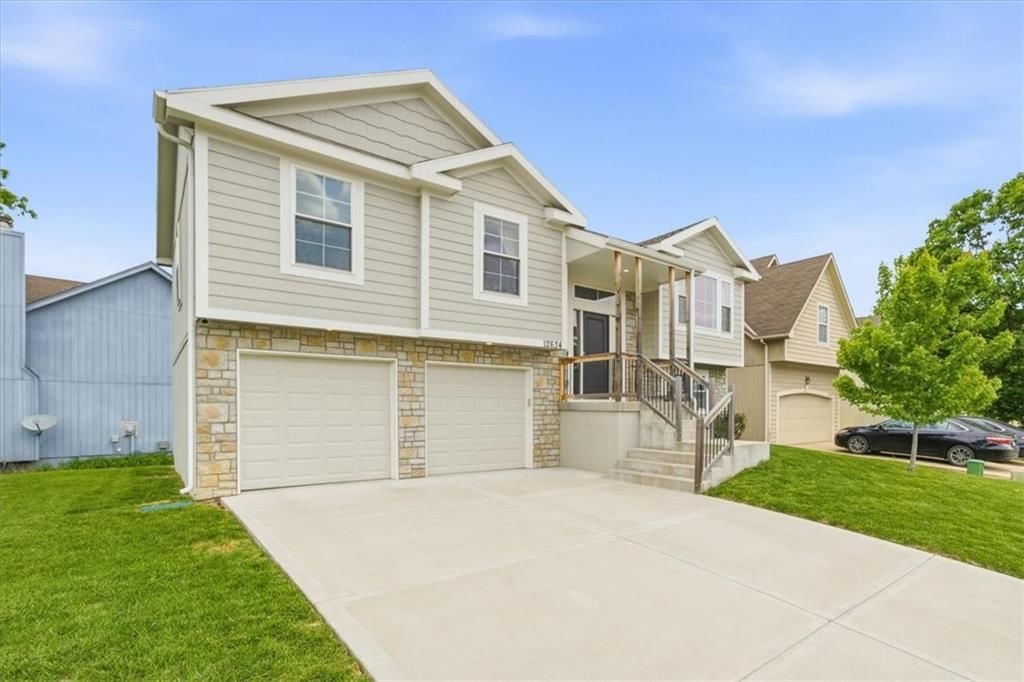 12634 Fountain Lake Circle — photo 2