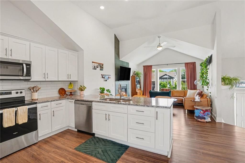 12634 Fountain Lake Circle — photo 18