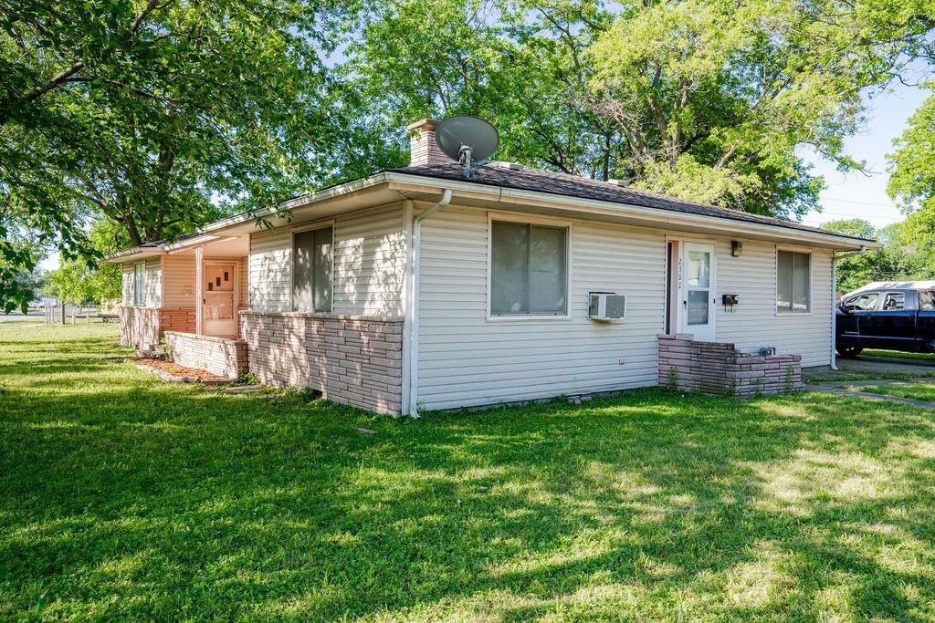 2302 Crawford Avenue — photo 3
