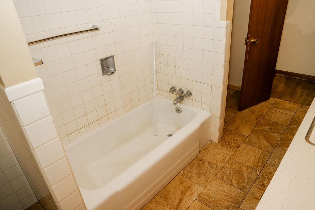 2302 Crawford Avenue — photo 12