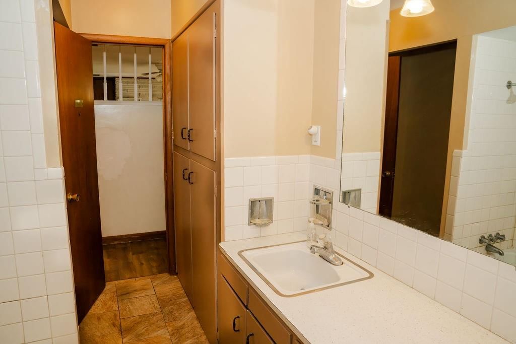 2302 Crawford Avenue — photo 13