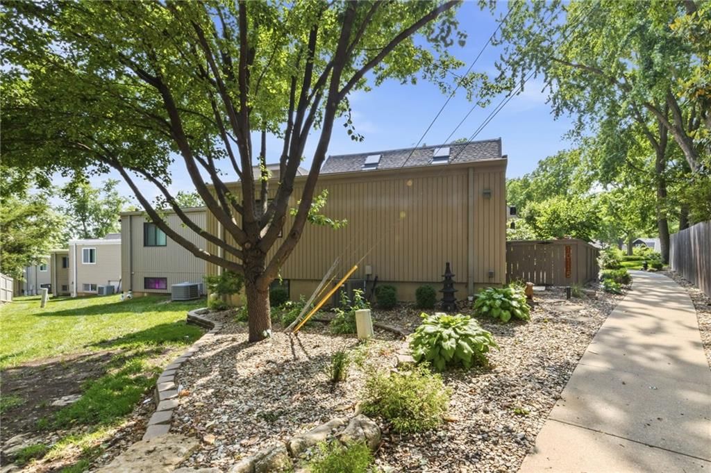 10115 LOWELL Avenue — photo 25