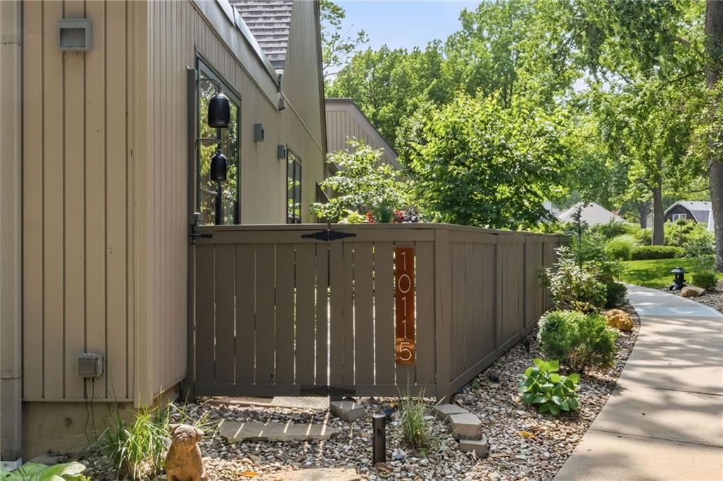 10115 LOWELL Avenue — photo 26