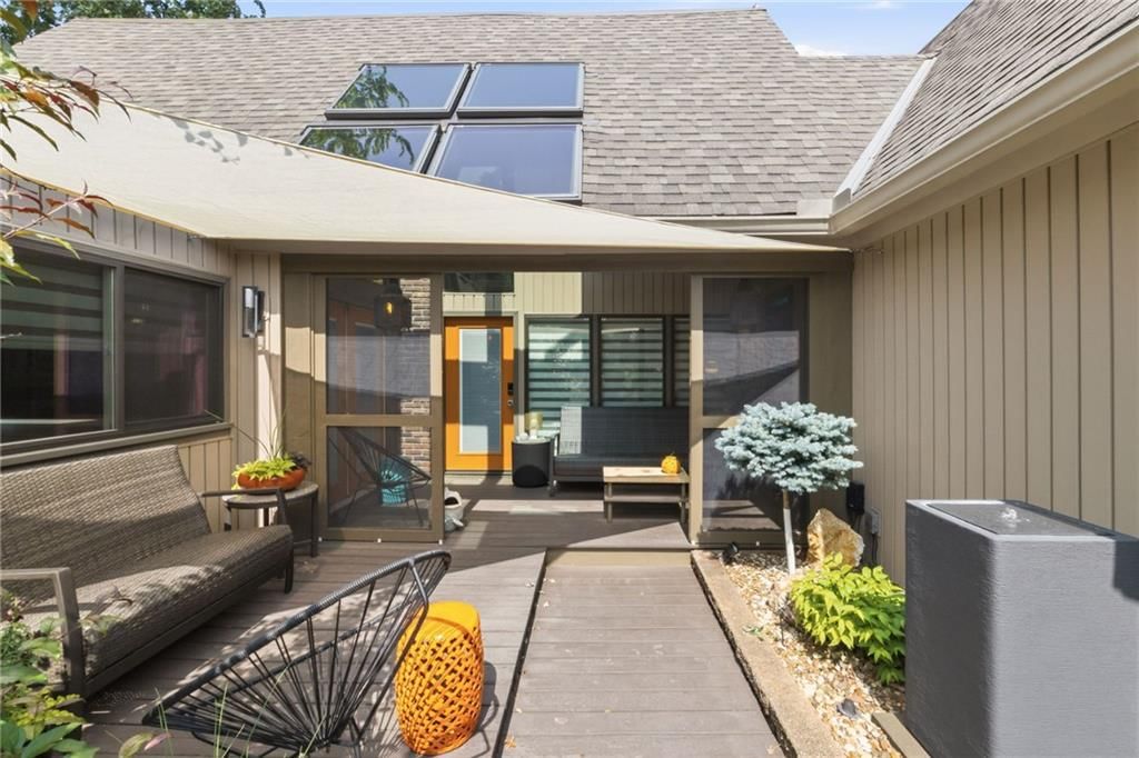 10115 LOWELL Avenue — photo 31