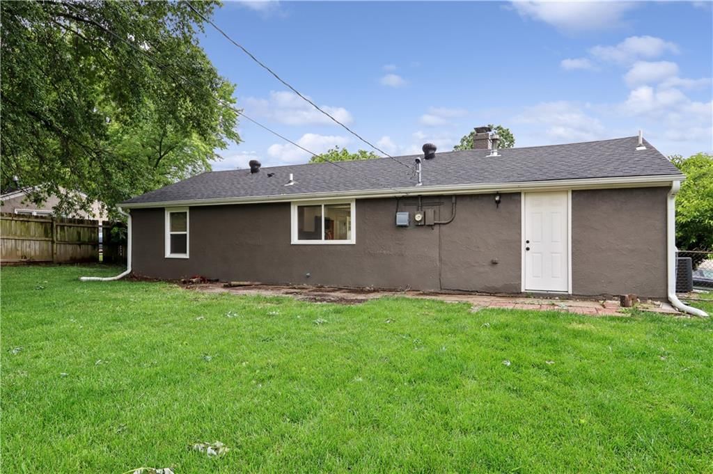 1025 S 50th Drive — photo 3