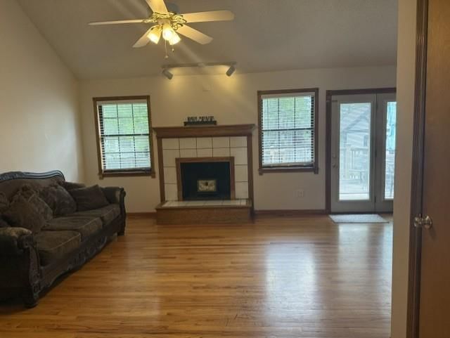 328 NE Greystone Drive — photo 3