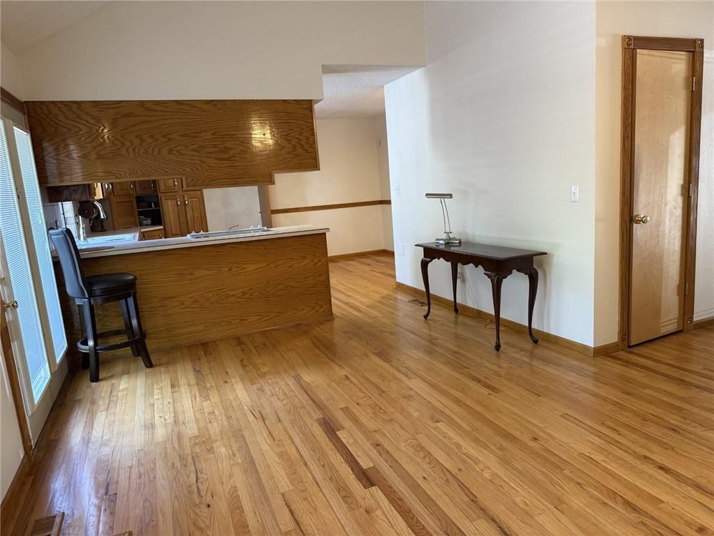 328 NE Greystone Drive — photo 8