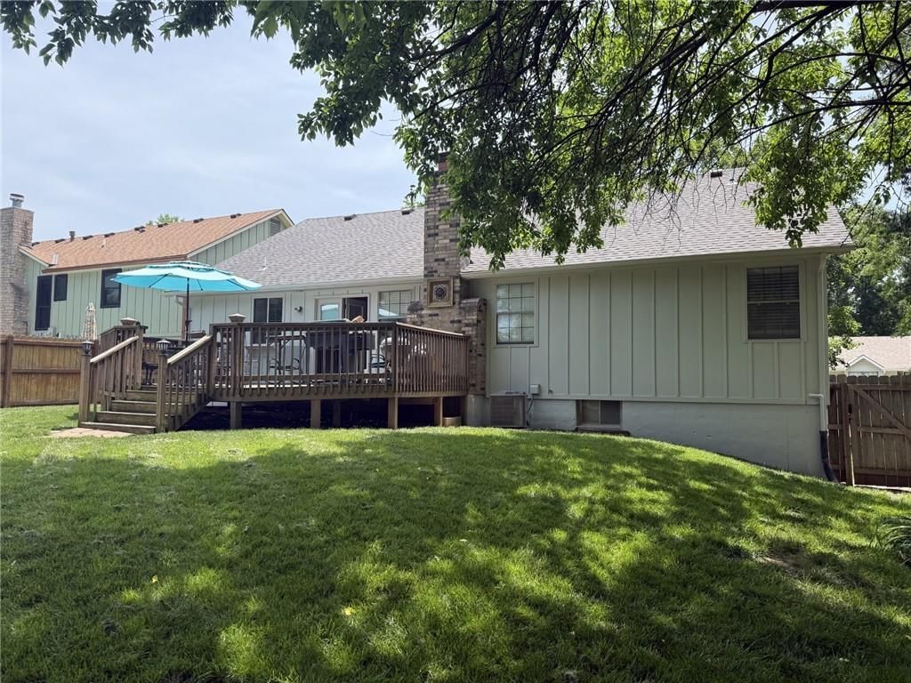 328 NE Greystone Drive — photo 37