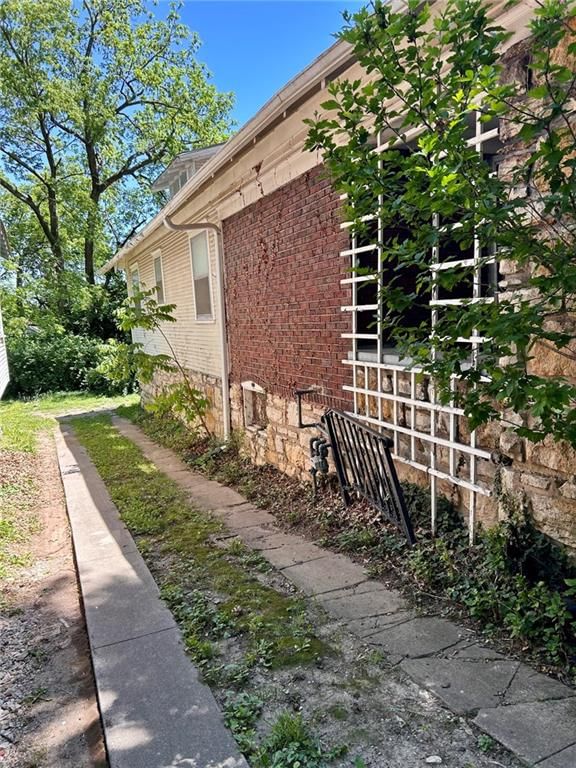 3419 Bales Avenue — photo 3