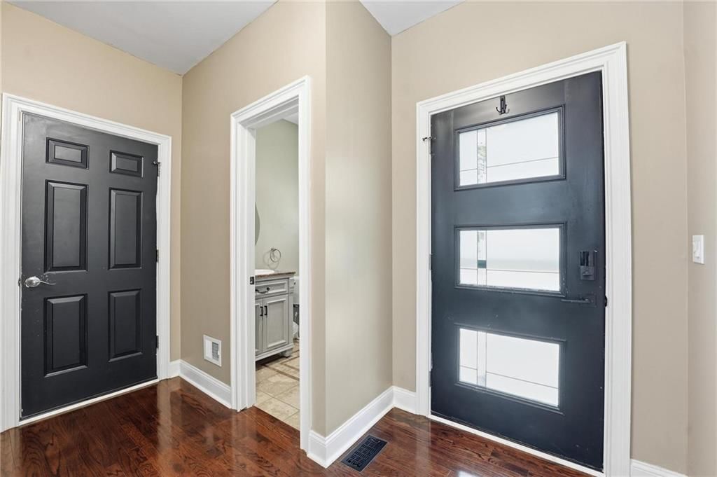1200 Tyler Lane — photo 4