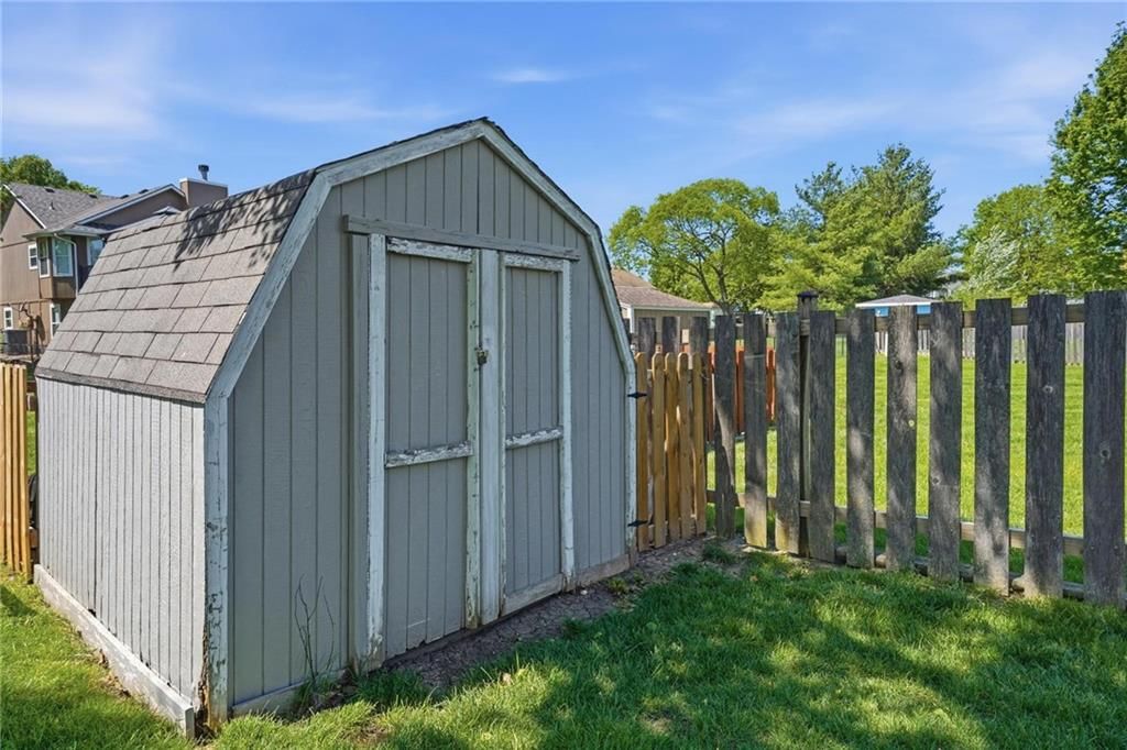 1200 Tyler Lane — photo 38