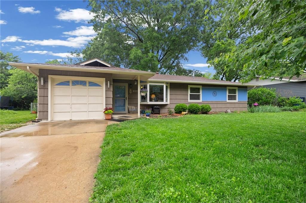 2214 Learnard Avenue — photo 1