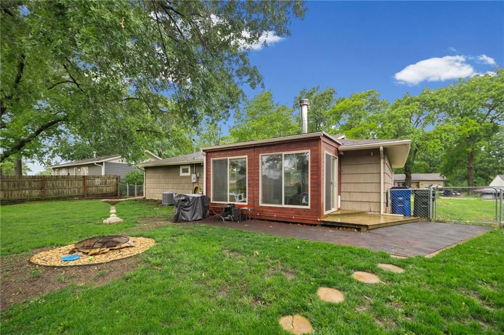 2214 Learnard Avenue — photo 22