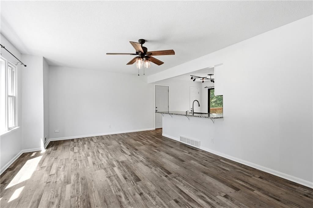 5807 N Flora Avenue — photo 6