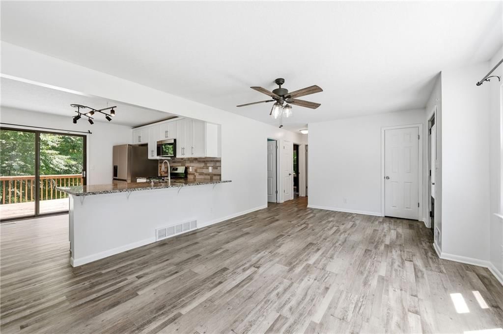 5807 N Flora Avenue — photo 9