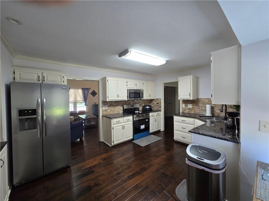 632 Butternut Lane — photo 7