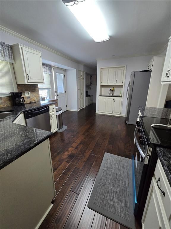 632 Butternut Lane — photo 8