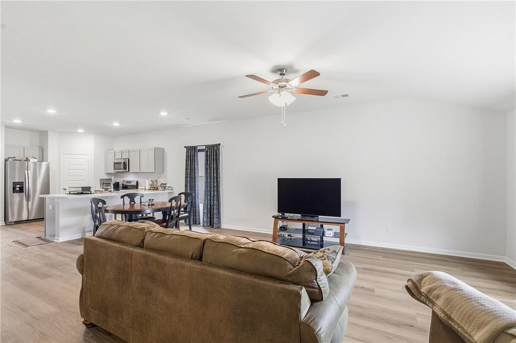 1608 Maci Street — photo 8