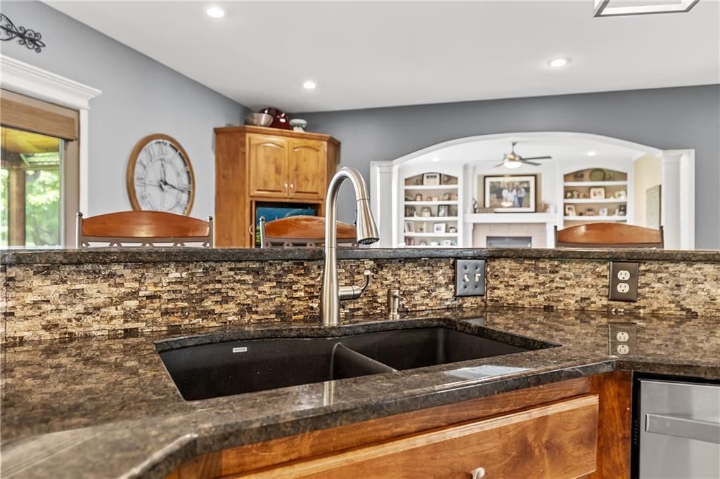 5816 Longview Street — photo 14