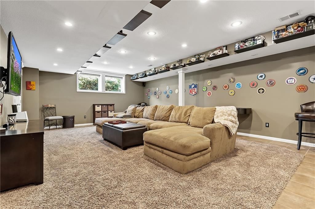 5816 Longview Street — photo 42
