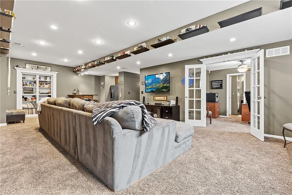 5816 Longview Street — photo 49