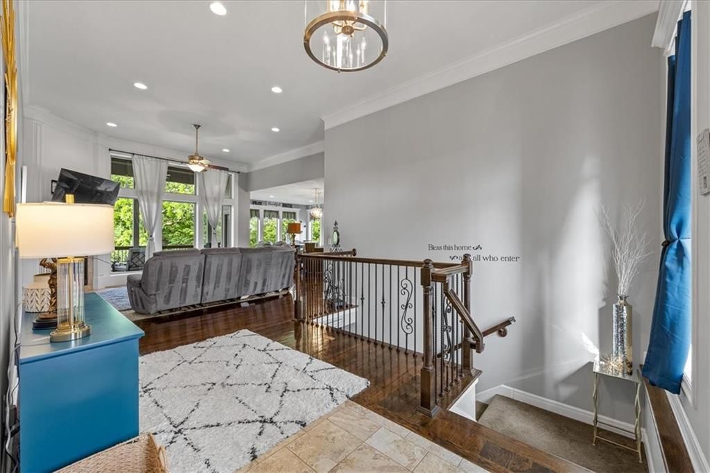 1209 Dunvegan Lane — photo 4