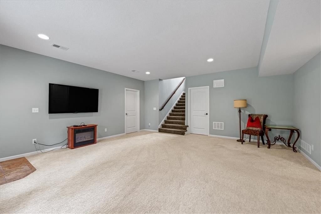 1209 Dunvegan Lane — photo 15