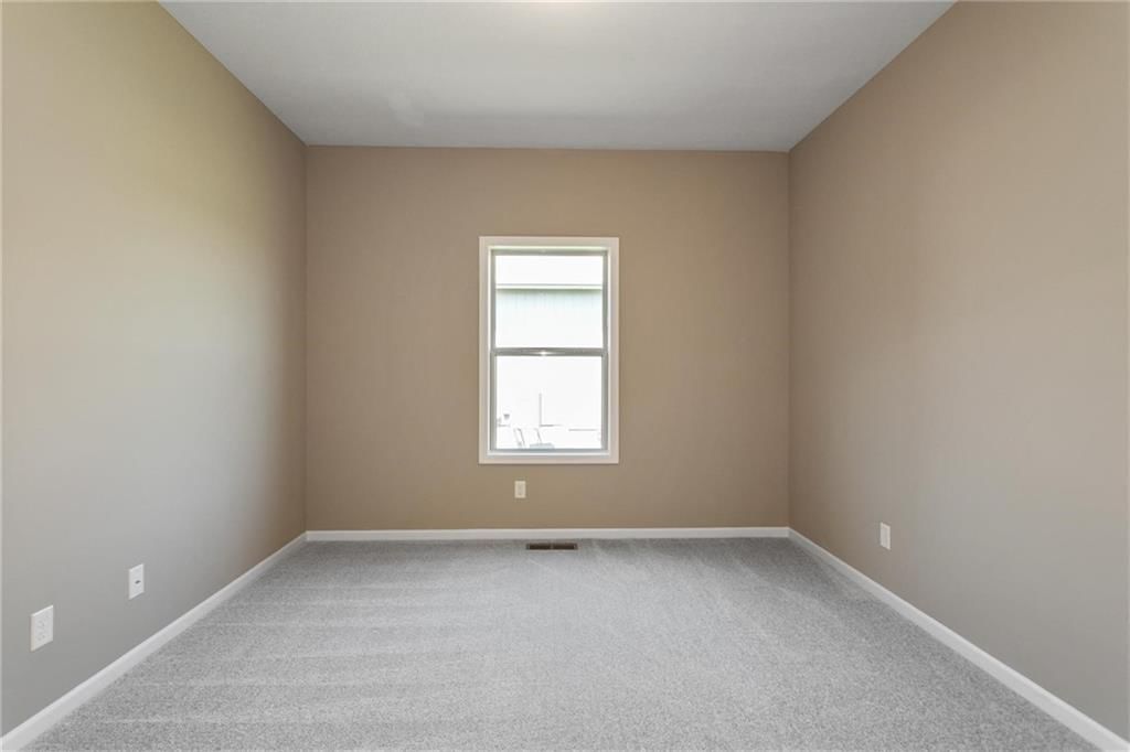 8895 N Monroe Avenue — photo 19