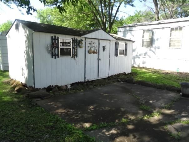 520 E Hickory Street — photo 3
