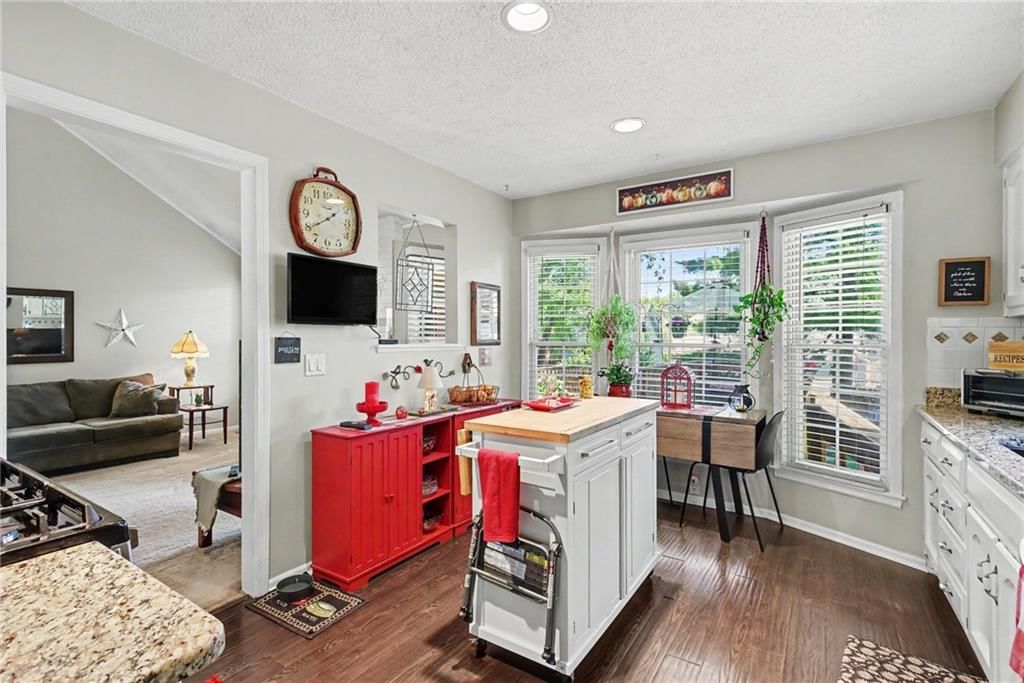 1930 E Sunvale Drive — photo 16