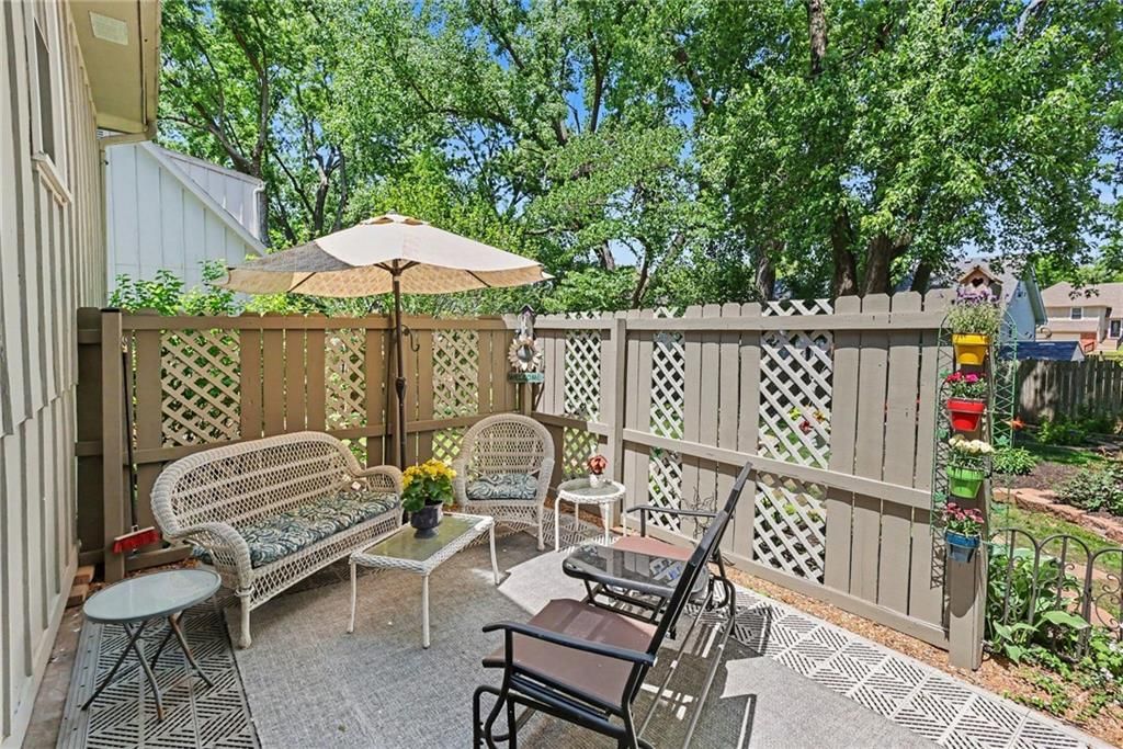 1930 E Sunvale Drive — photo 26