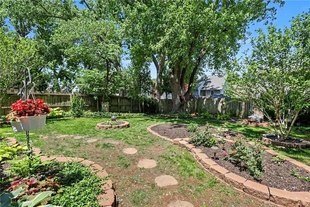 1930 E Sunvale Drive — photo 28