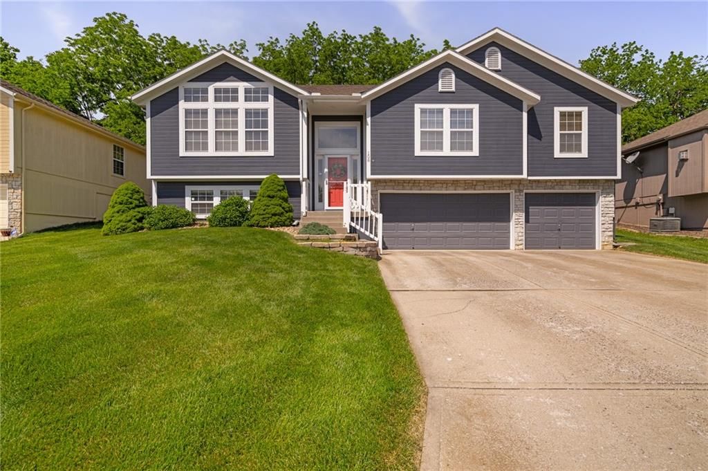 108 NE Topaz Drive — photo 1