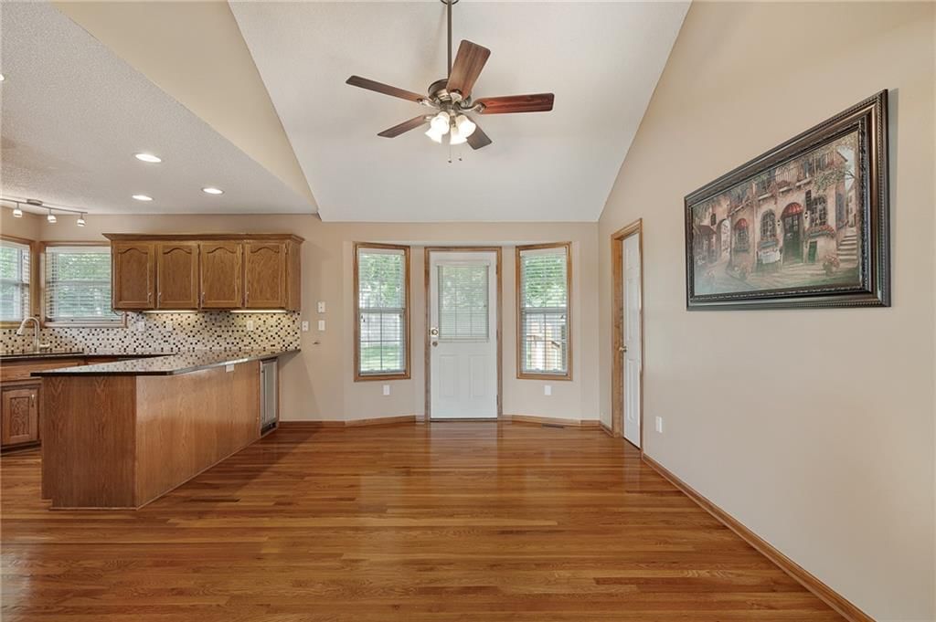 108 NE Topaz Drive — photo 12