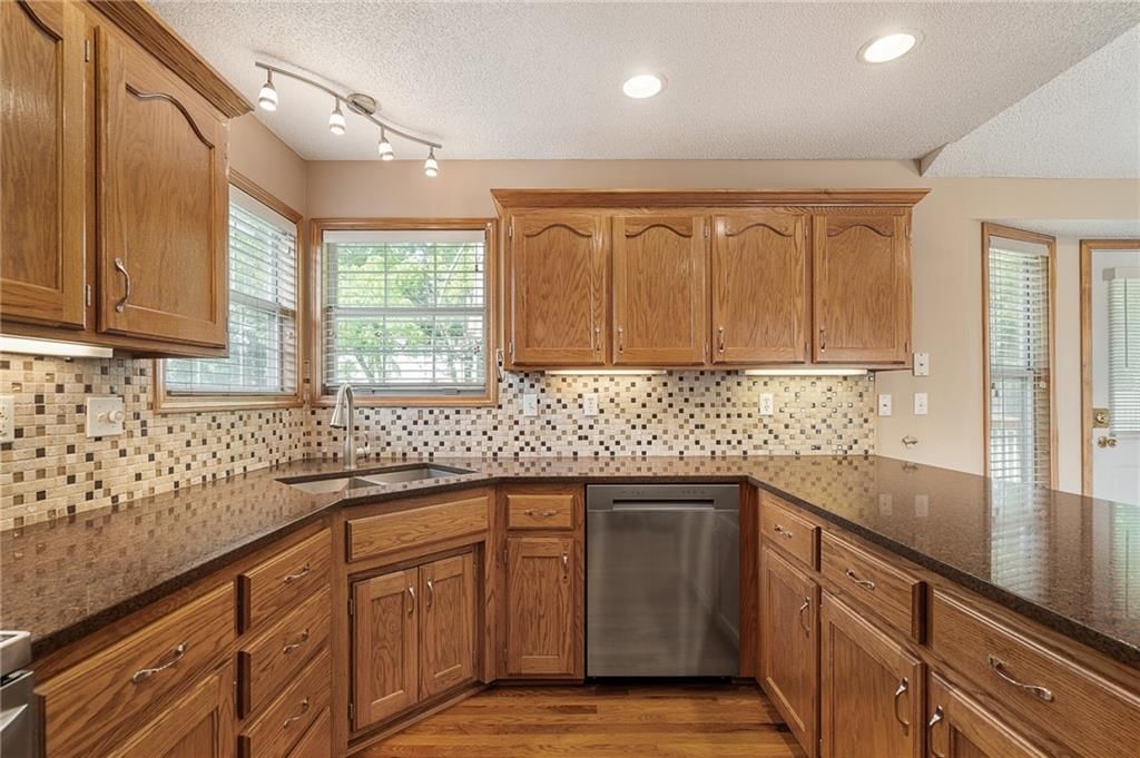 108 NE Topaz Drive — photo 15