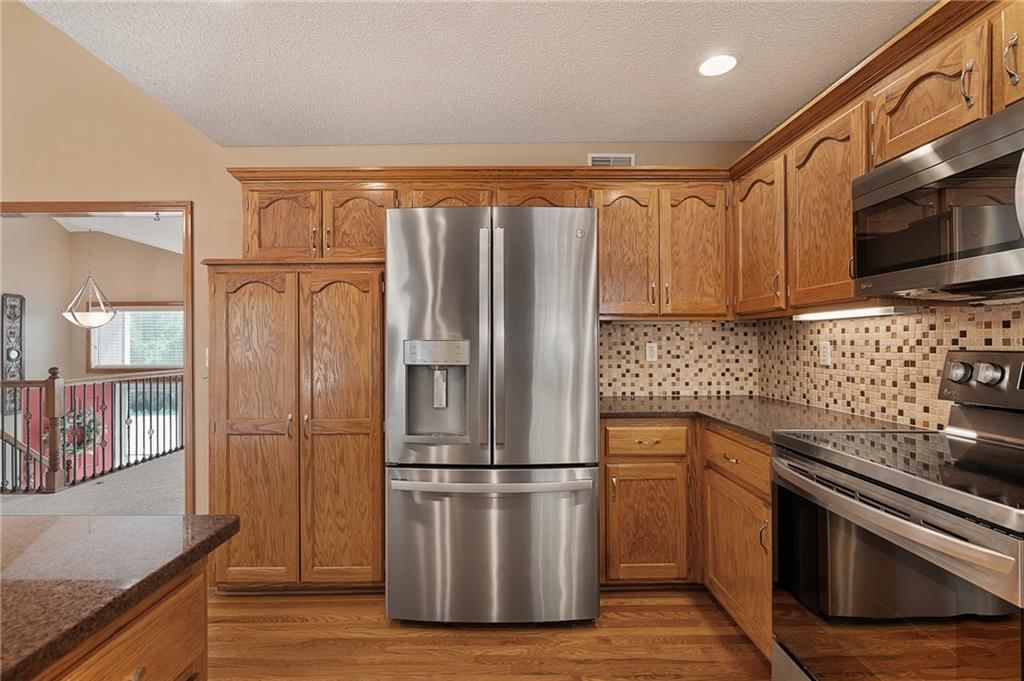 108 NE Topaz Drive — photo 18