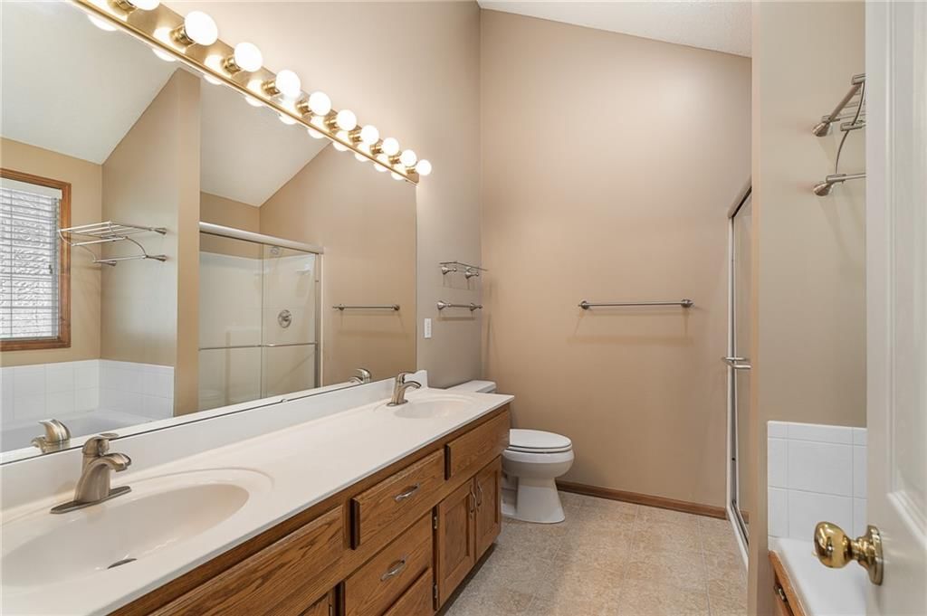 108 NE Topaz Drive — photo 25