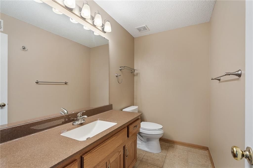 108 NE Topaz Drive — photo 38