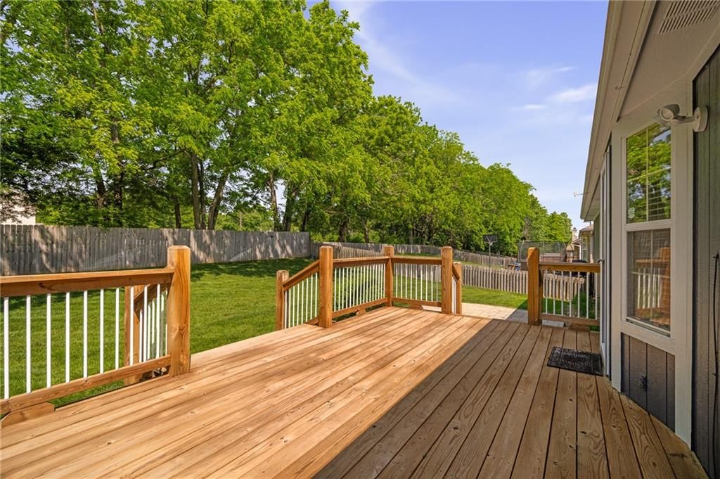 108 NE Topaz Drive — photo 41