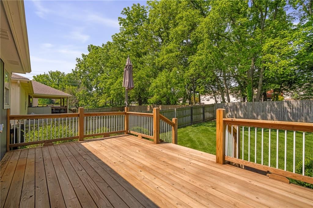 108 NE Topaz Drive — photo 42