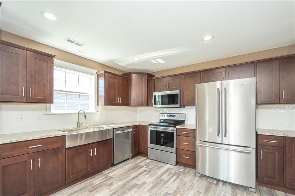 902 S Monroe Street — photo 8