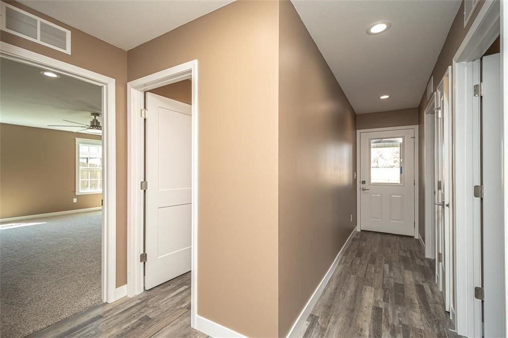 902 S Monroe Street — photo 16