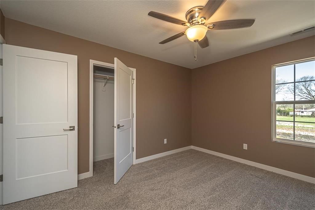 902 S Monroe Street — photo 24