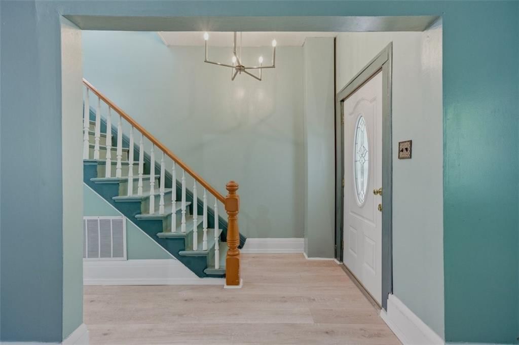 3510 Thompson Avenue — photo 3