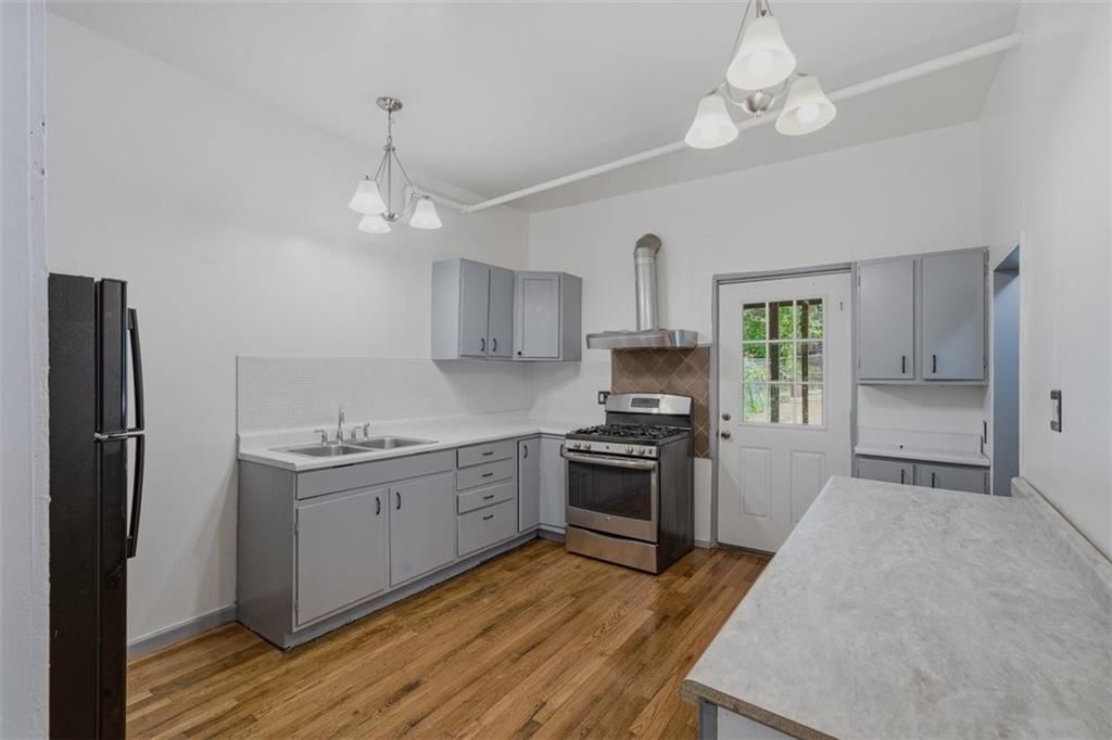 3510 Thompson Avenue — photo 10