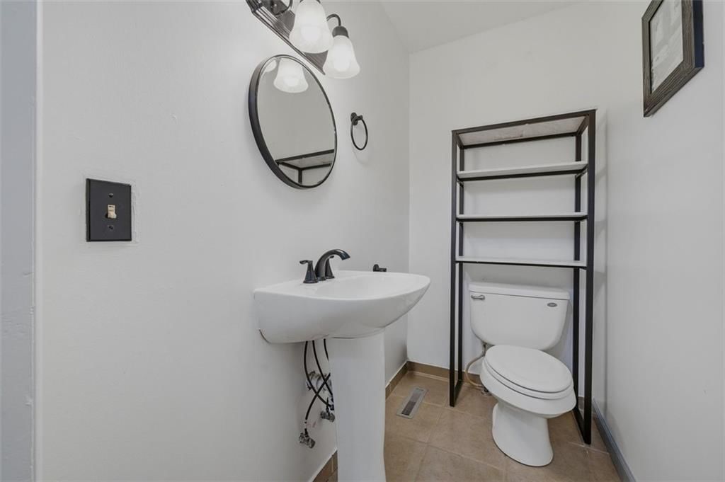 3510 Thompson Avenue — photo 14