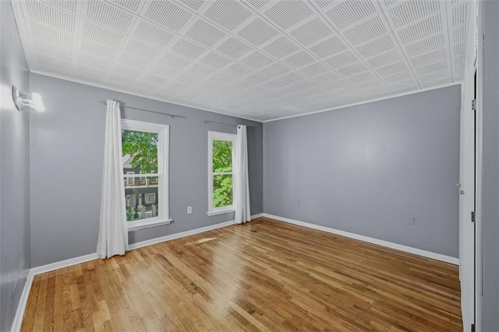 3510 Thompson Avenue — photo 16