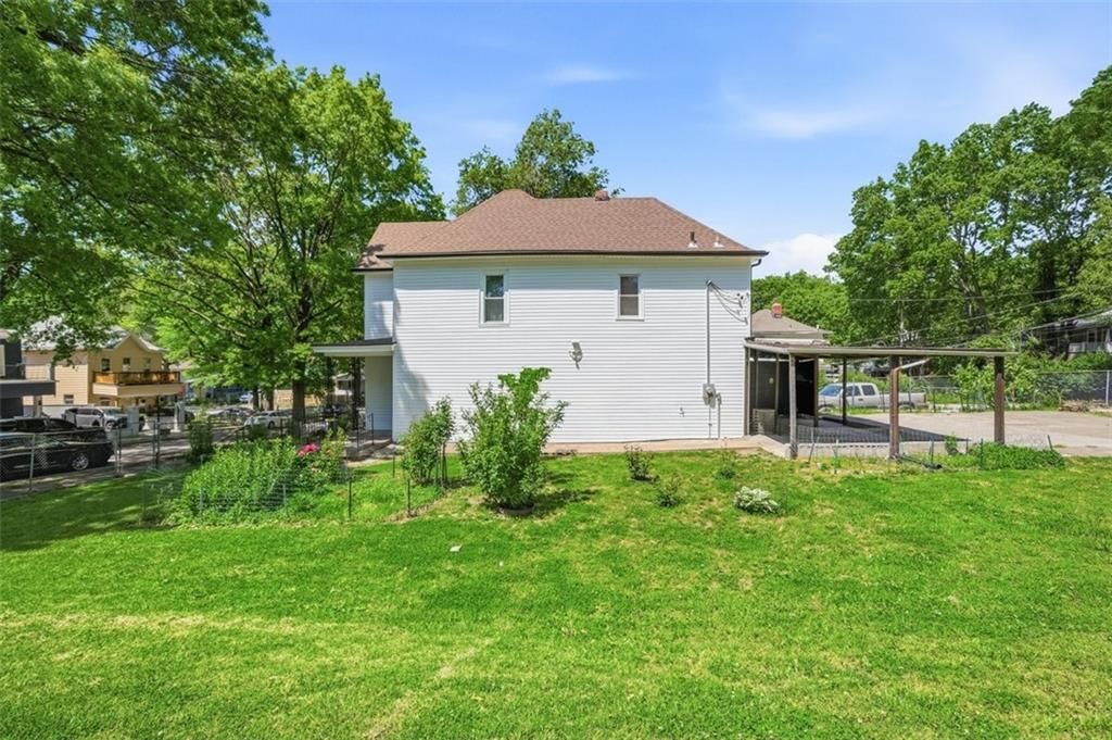 3510 Thompson Avenue — photo 31