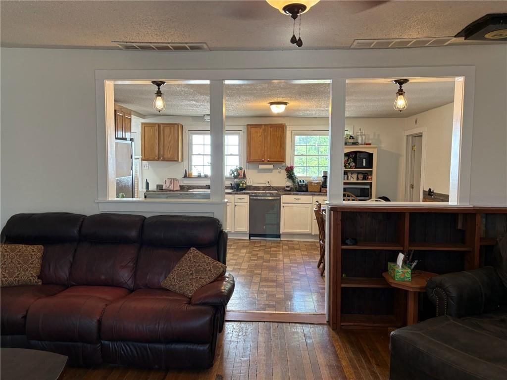 625 Summit Street — photo 18