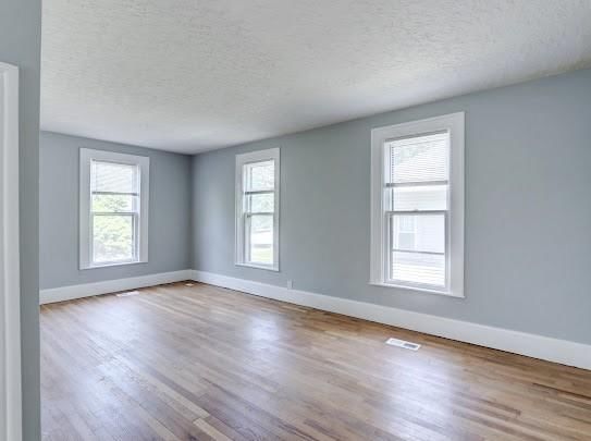 1511 W Walnut Street — photo 8